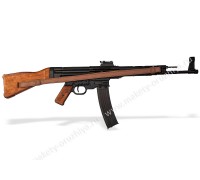 Немецкая штурмовая винтовка STG 44 с ремнем