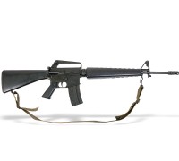 Американская штурмовая винтовка M16A1 с ремнем