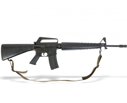 Американская штурмовая винтовка M16A1 с ремнем