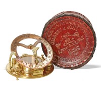Компас с солнечными часами Gilbert & Sons 1895 в круглом кожаном футляре D 9 см