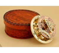 Компас с солнечными часами "Gilbert & Sons 1895" в круглом кожаном футляре D 8 см
