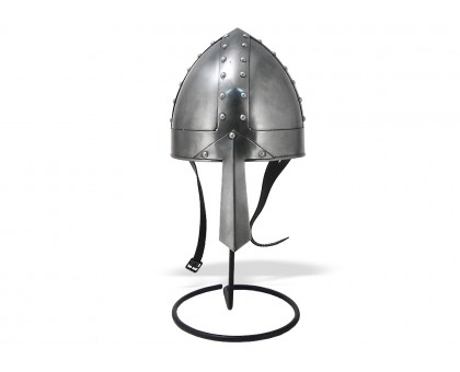 Норманнский назальный шлем